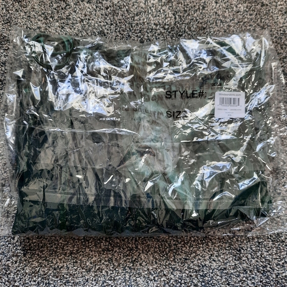 Windsor Abigail Ruched Satin Mermaid Dress, emerald green, size xs, NWT. - Picture 5 of 6